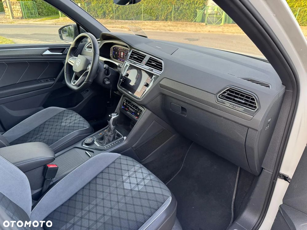 Volkswagen Tiguan 2.0 TDI SCR 4MOTION DSG R-Line - 27