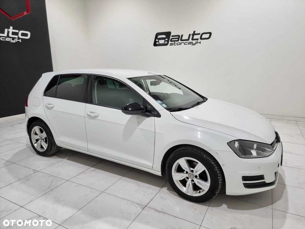 Volkswagen Golf - 2