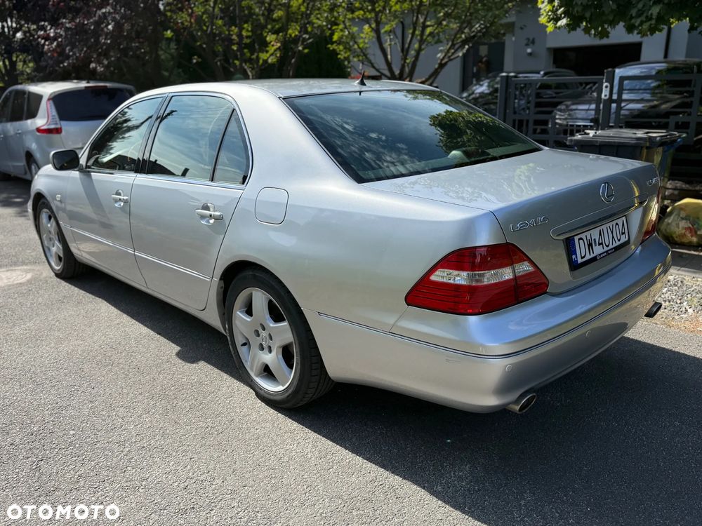 Lexus LS - 3