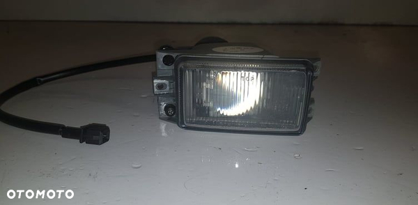 HALOGEN Lampa przeciwmgielna przód PRAWY VW PASSAT 88-