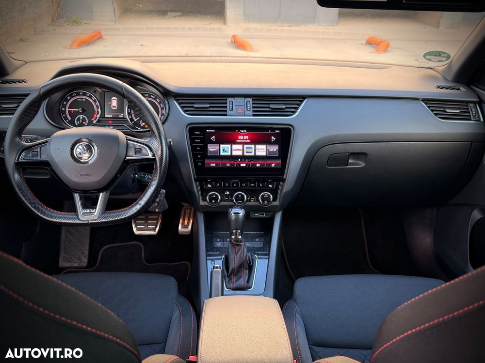 Skoda Octavia 2.0 TDI RS DSG - 8