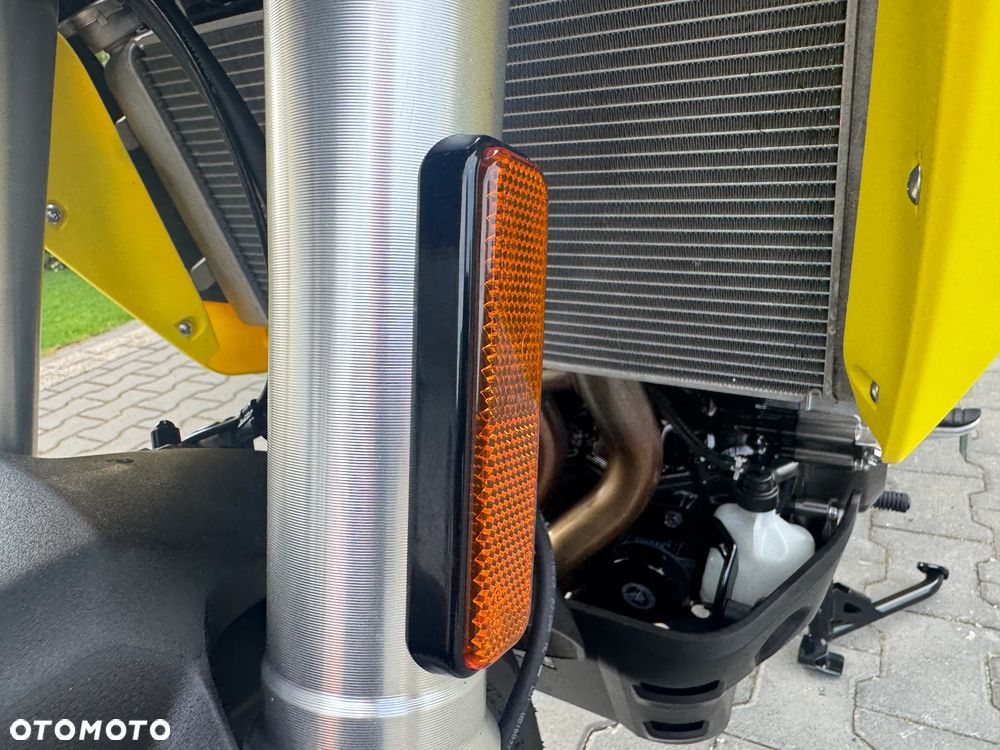 Suzuki V-STROM - 36