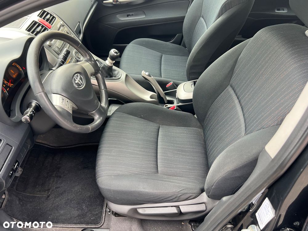 Toyota Auris - 14
