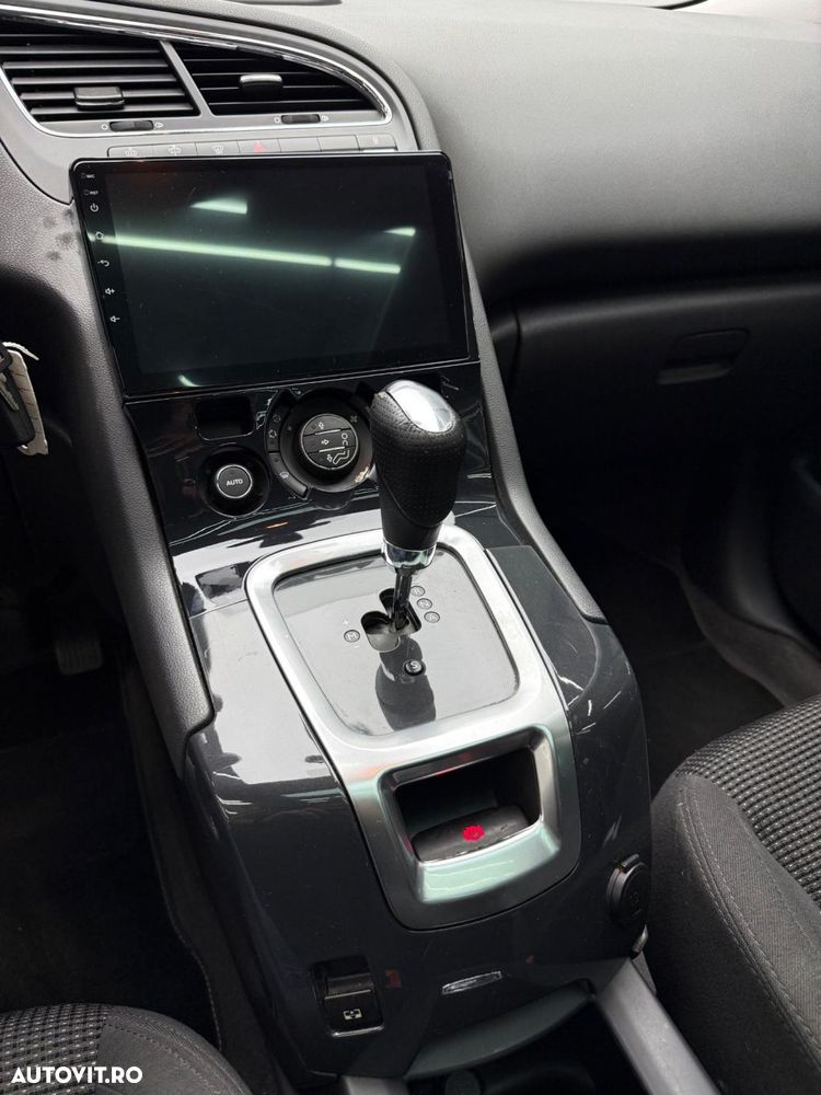 Peugeot 5008 1.6 HDI Confort Pack - 11