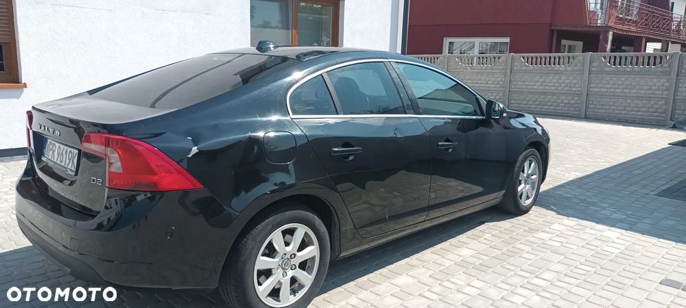 Volvo S60 D2 Drive-E Dynamic Edition (Kinetic) - 3