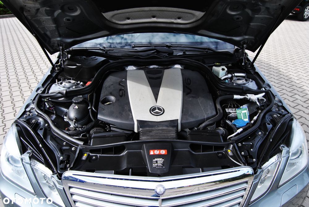 Mercedes-Benz Klasa E 300 CDI DPF BlueEFFICIENCY 7G-TRONIC Elegance - 19