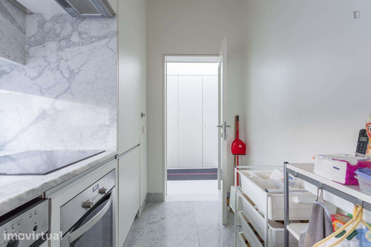 Quarto - localizado em Paranhos Porto - Grande imagem: 2/20