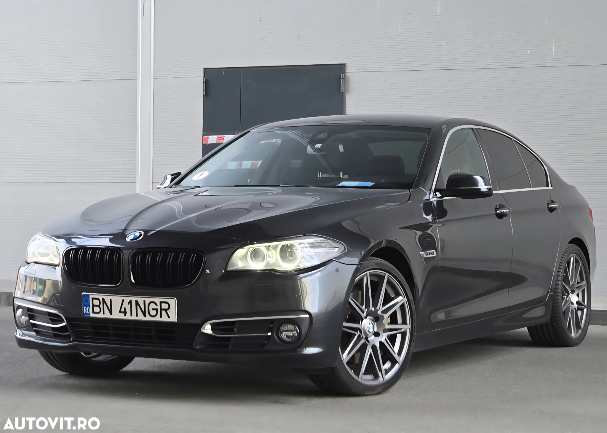 BMW Seria 5 535i xDrive Touring Aut. Luxury Line - 2