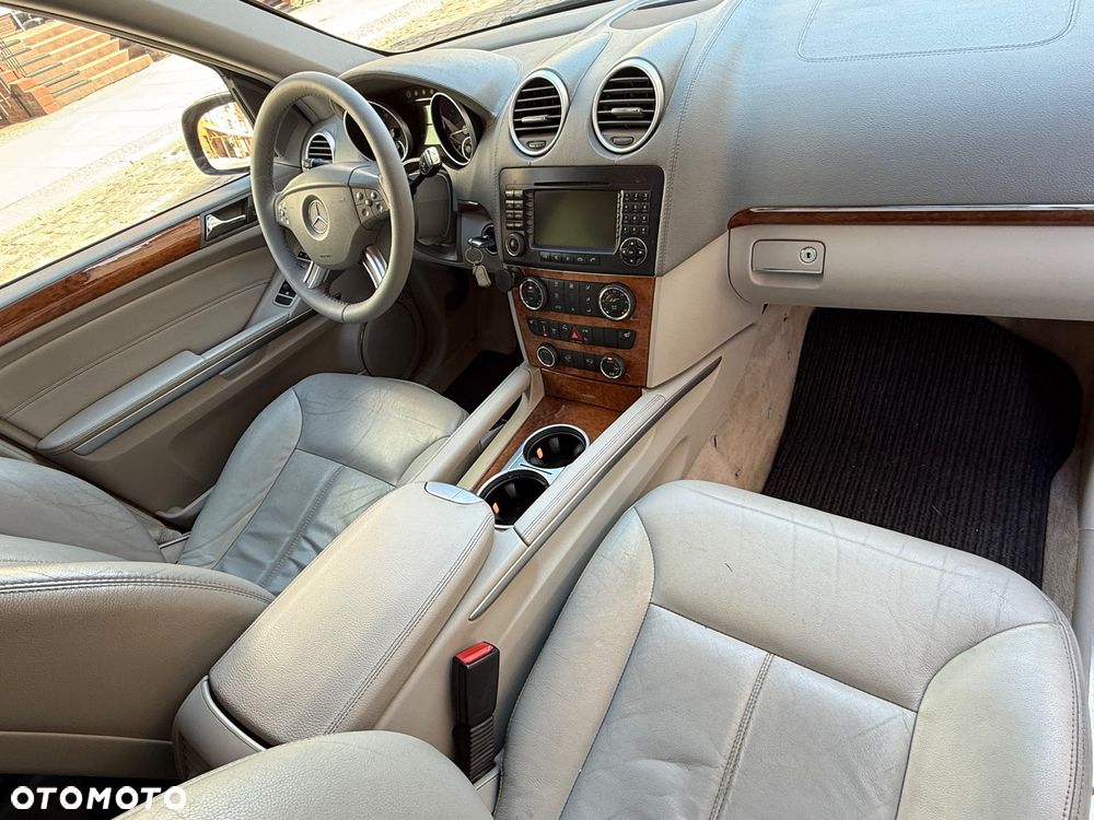 Mercedes-Benz GL 320 CDI 4Matic 7G-TRONIC - 23