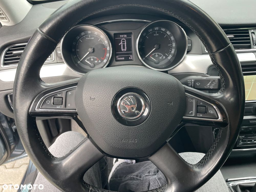 Skoda Superb 2.0 TDI 4x4 Ambition - 39
