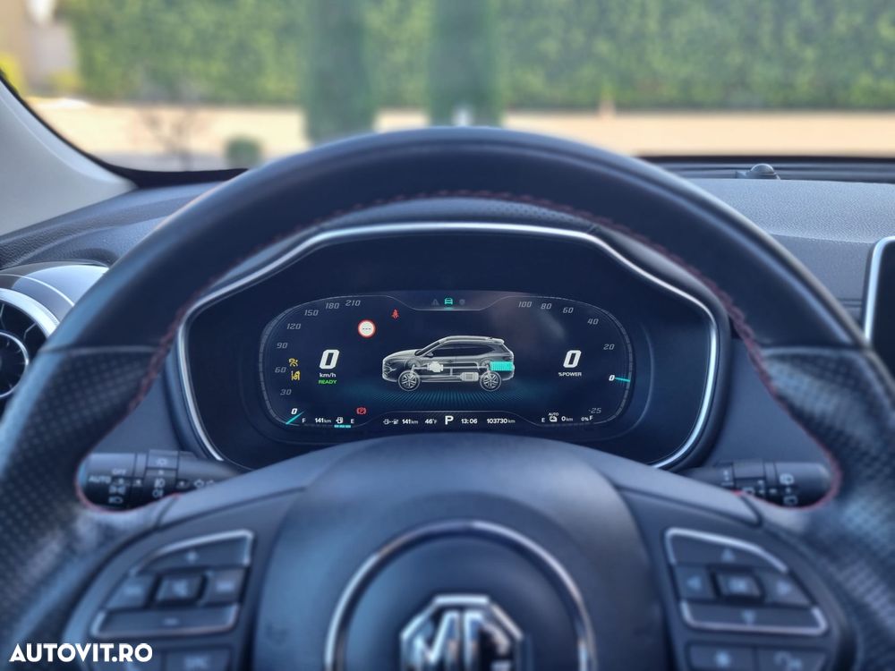 MG EHS PHEV Luxury - 27