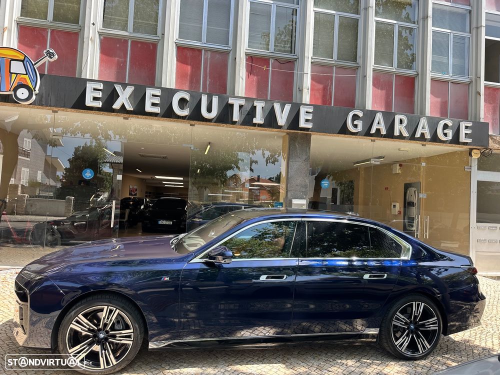 BMW i7 xDrive60 Pack Desportivo M Pro - 3
