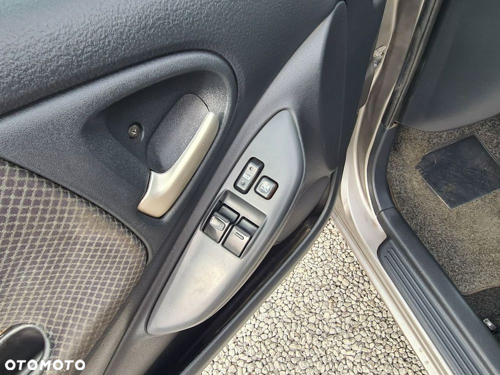 Toyota Yaris 1.3 VVT-i Luna - 18