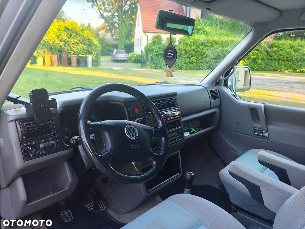 Volkswagen Multivan - 17