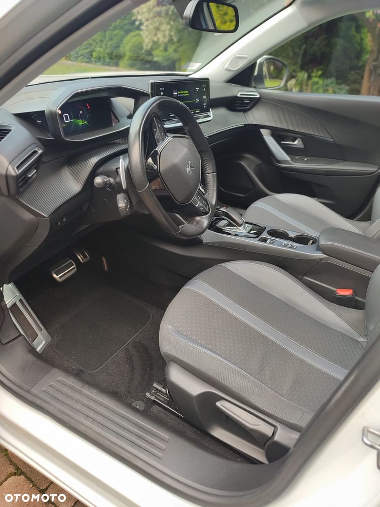 Peugeot 2008 1.2 PureTech Allure S&S EAT8 - 18