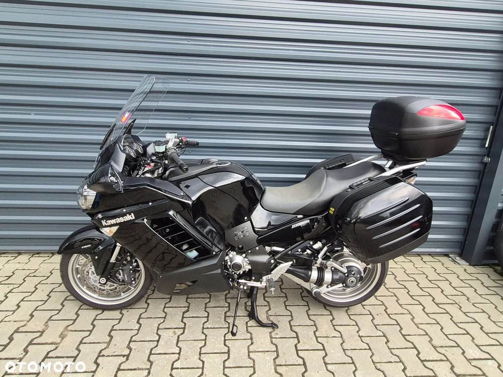 Kawasaki GTR - 2