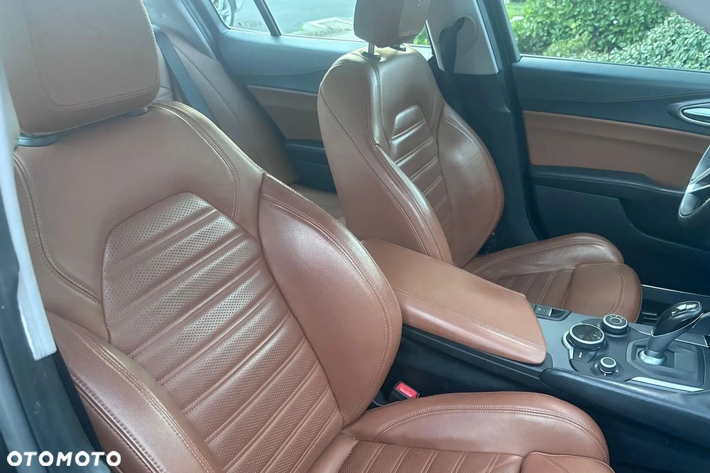Alfa Romeo Giulia 2.0 Turbo Veloce - 30