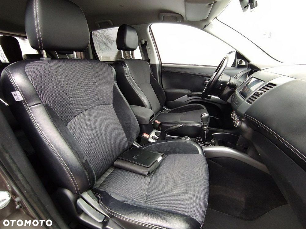 Mitsubishi Outlander - 14
