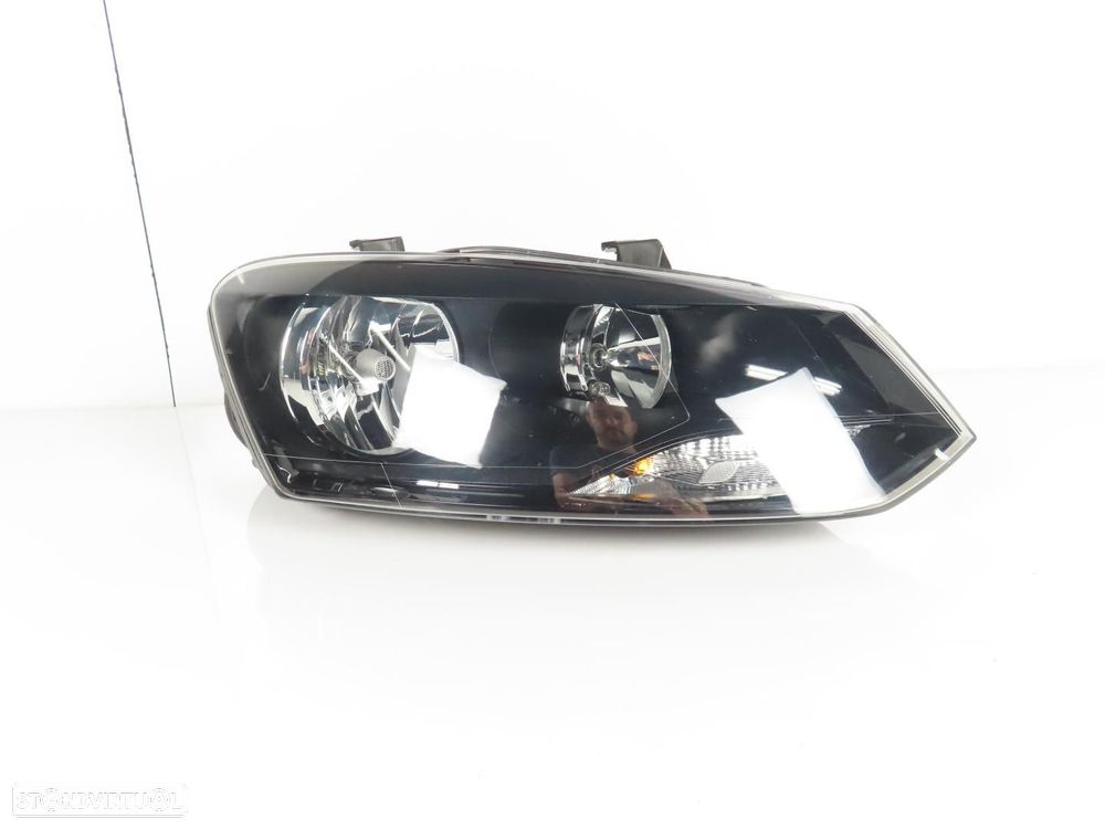 Farol normal Direito/Frente Usado VW POLO (6R1, 6C1) 1EE247051-10 - 1