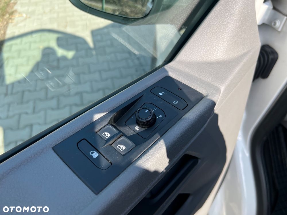 Volkswagen Transporter T6.1 - 23