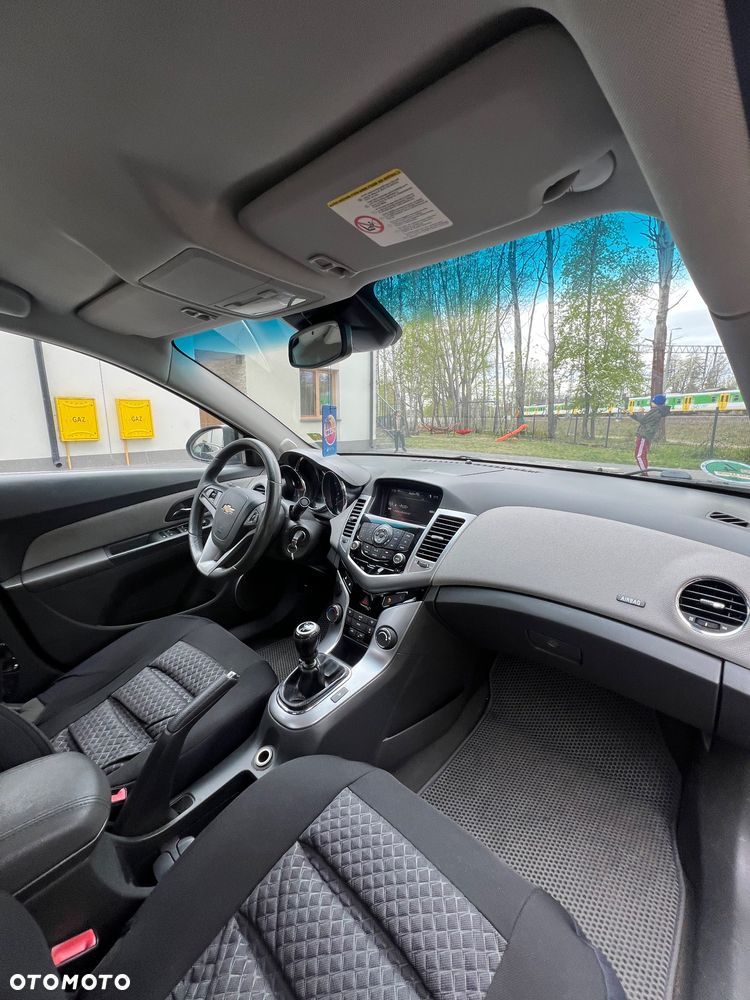Chevrolet Cruze 1.8 LT - 8