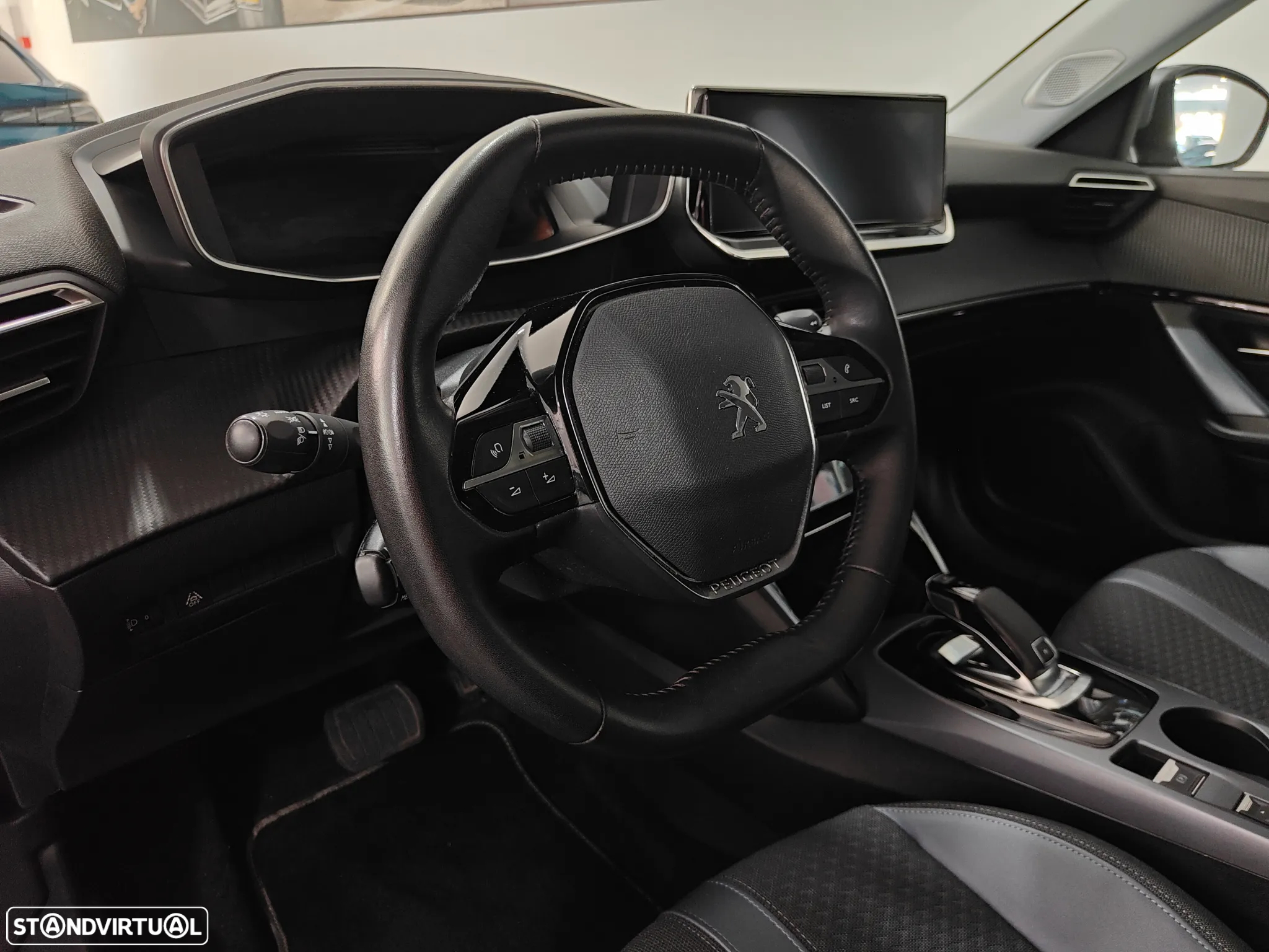 Peugeot 2008 1.2 PureTech Allure EAT8 - 52