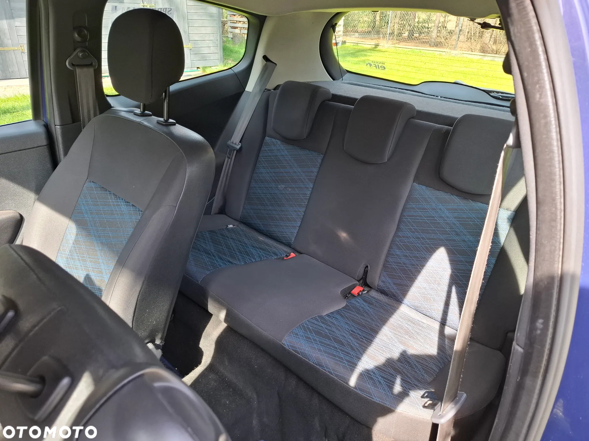 Renault Clio 1.2 16V 75 Collection - 10