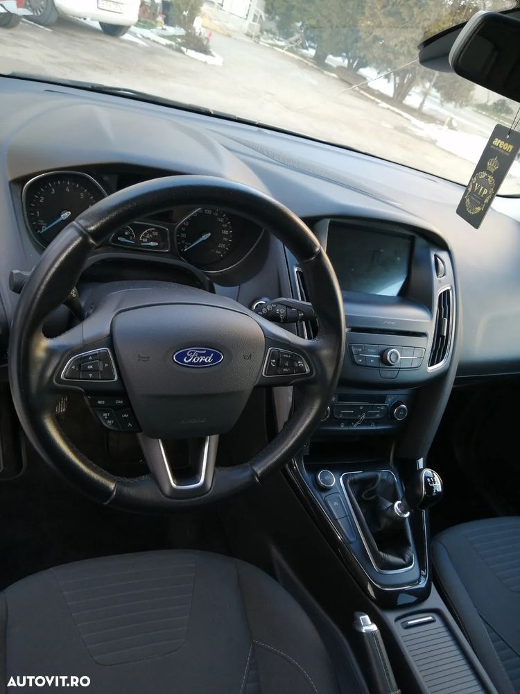Ford Focus 1.0 EcoBoost Titanium - 8