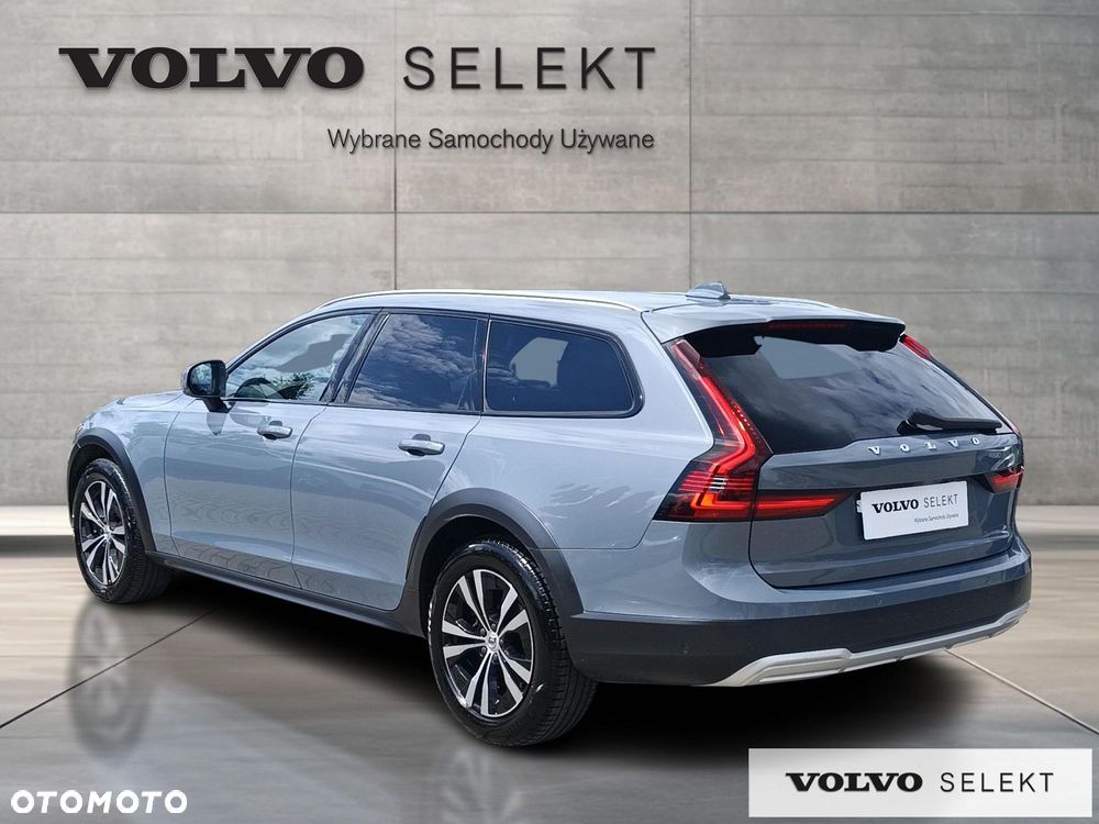 Volvo V90 Cross Country - 9