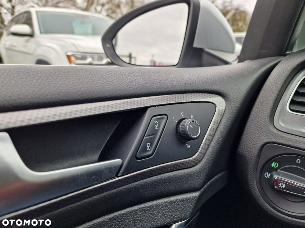 Volkswagen Golf - 12