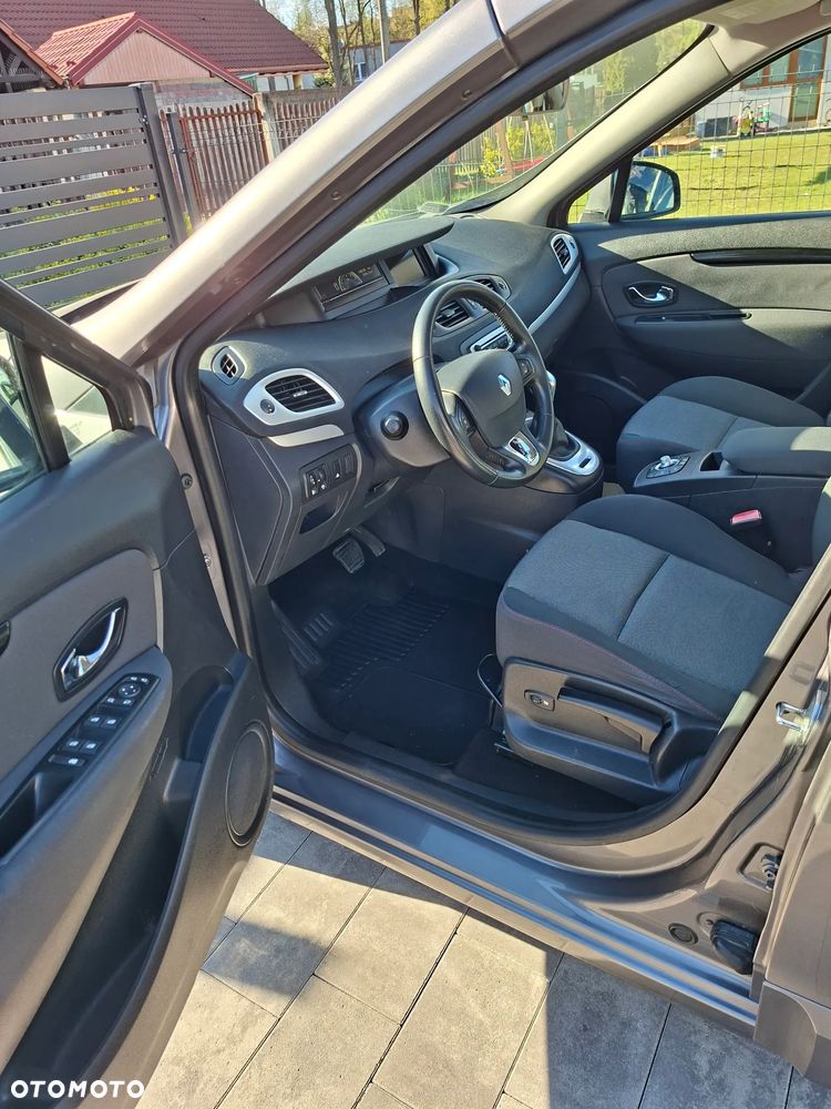 Renault Grand Scenic dCi 110 EDC Paris - 24