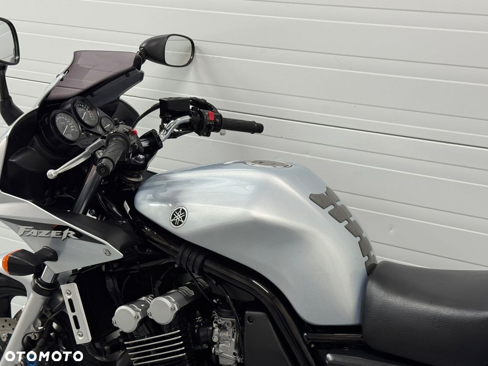 Yamaha FZ6 - 17