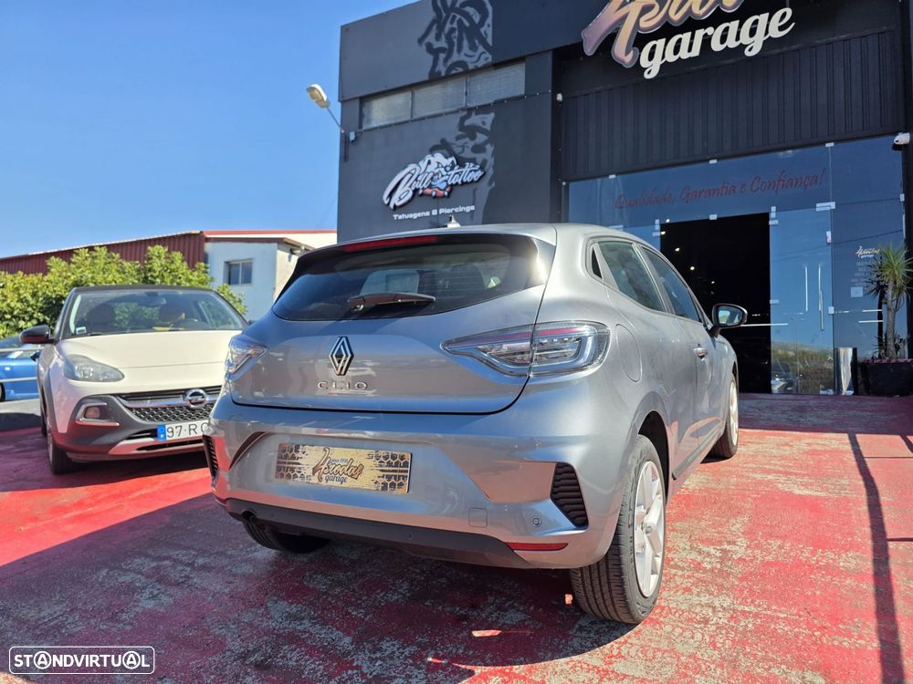 Renault Clio - 11