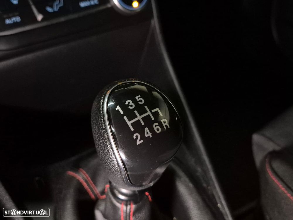 Ford Fiesta 1.0 EcoBoost ST-Line - 21