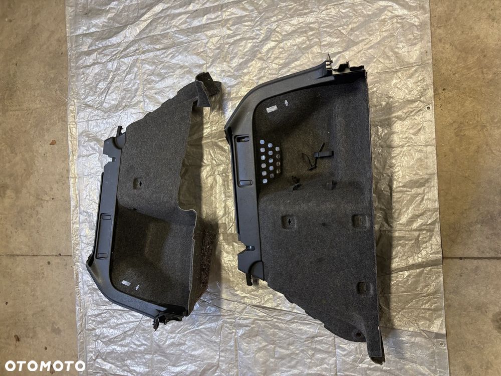Skoda Octavia III boczek bagażnika tapicerka prawy lewy 5E9867428AF 5E9867427AM - 2