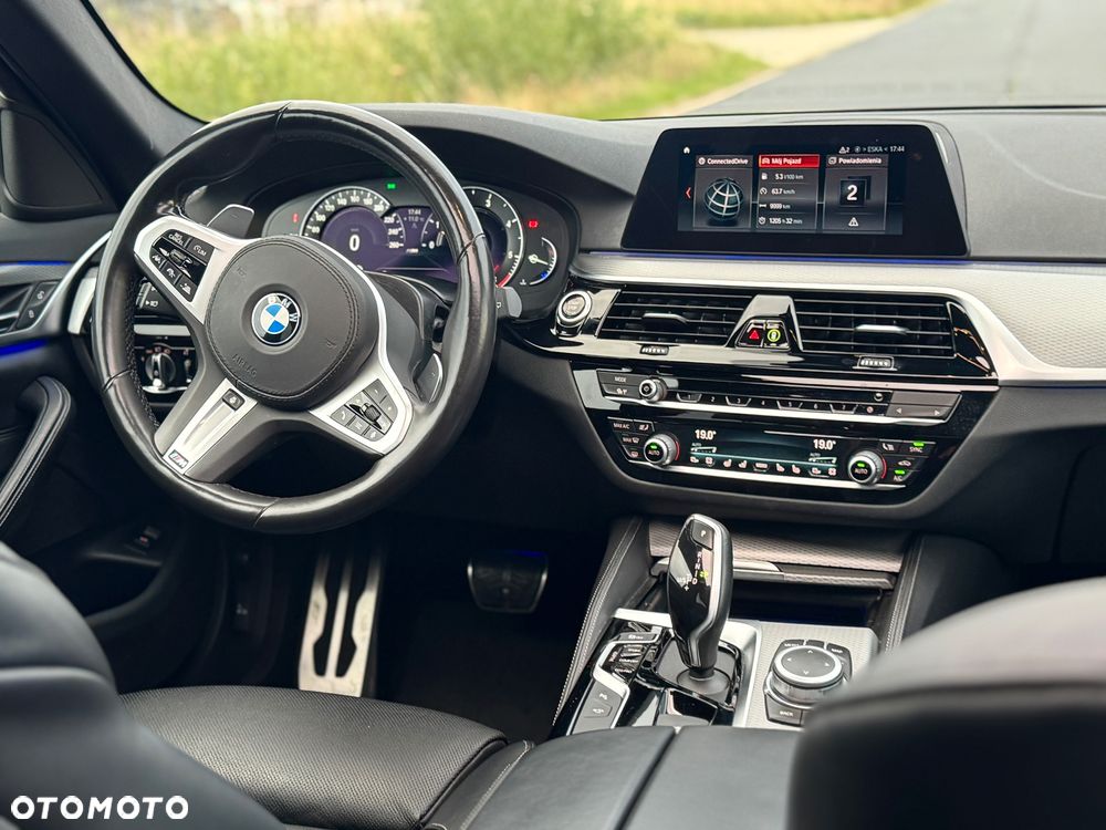 BMW Seria 5 520d Touring M Sport Edition - 22