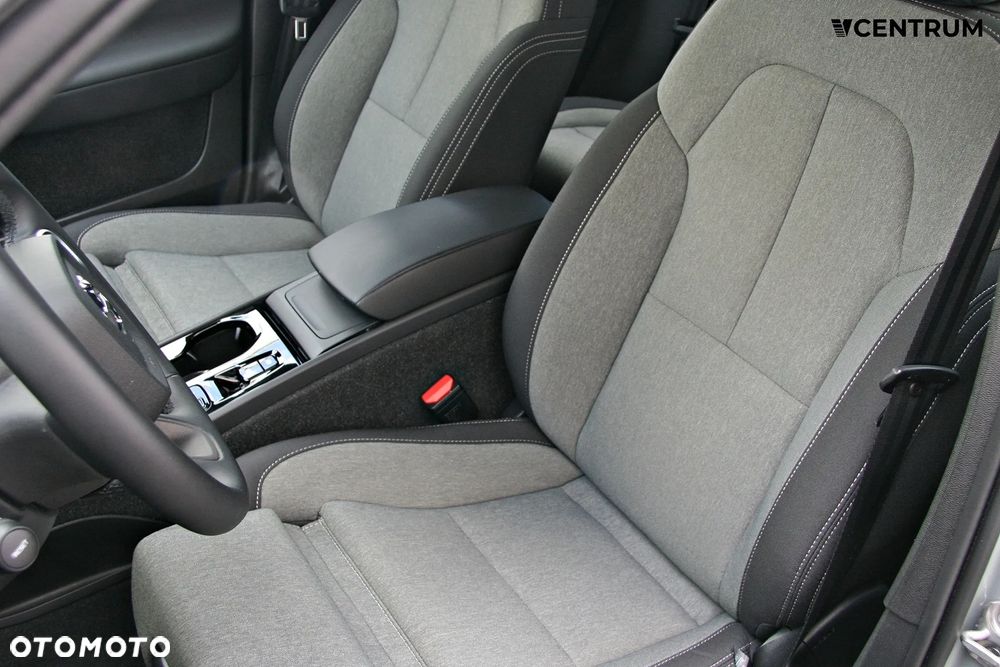 Volvo XC 40 B3 Plus Dark - 10
