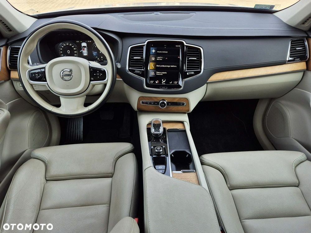 Volvo XC 90 - 20