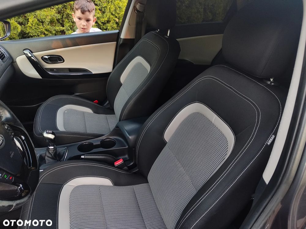 Kia Ceed - 25