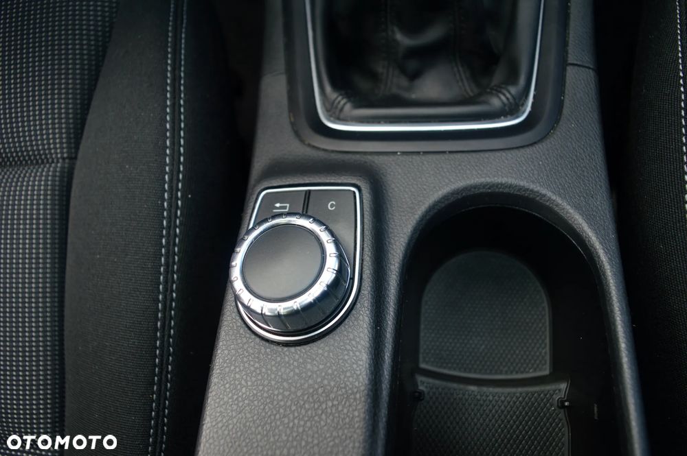 Mercedes-Benz Klasa B 180 CDI (BlueEFFICIENCY) - 30