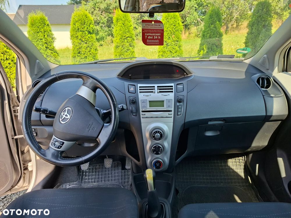 Toyota Yaris - 4