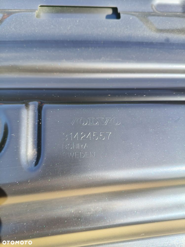 Maska Volvo xc 60    2025r - 8