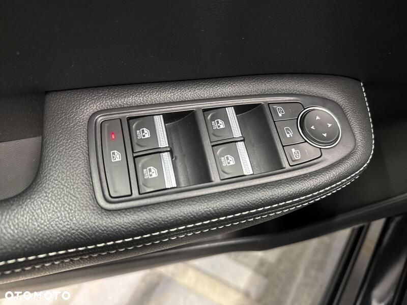 Renault Arkana 1.6 E-TECH Intens MMT - 12