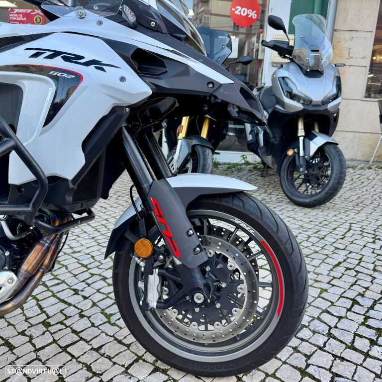 Benelli TRK 502 - 11