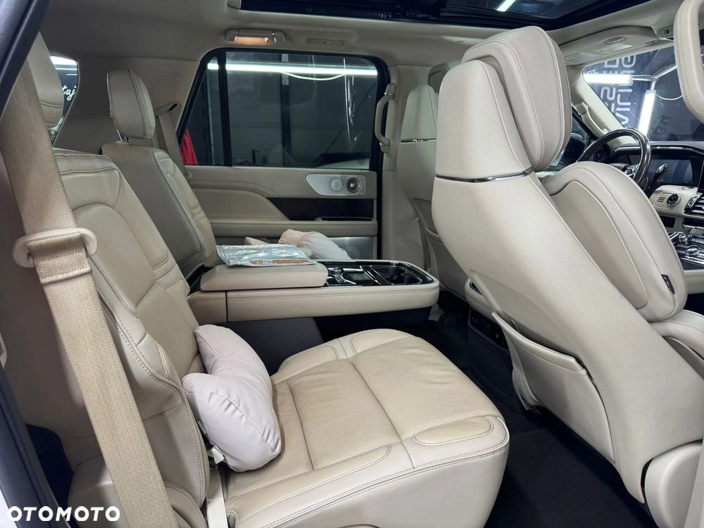 Lincoln Navigator - 16