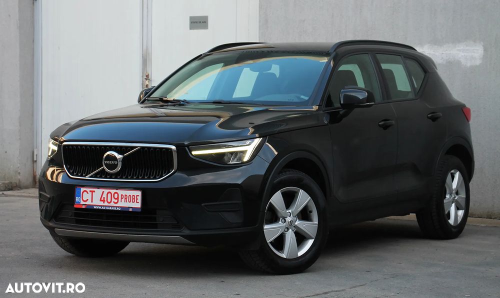 Volvo XC 40 B4 AT8 Mild Hybrid Momentum Pro - 1