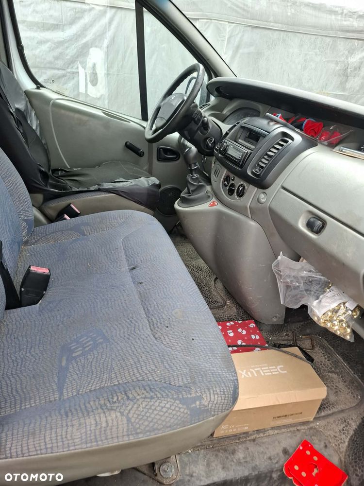 Renault Trafic - 11