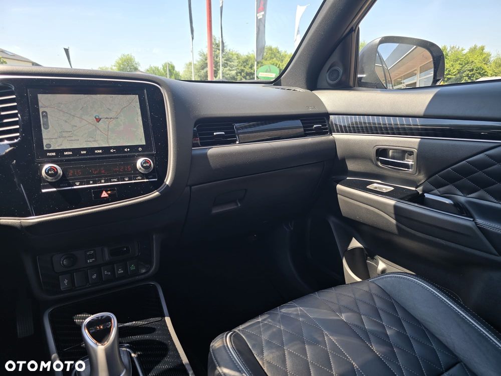 Mitsubishi Outlander 2.4 4WD Top - 15