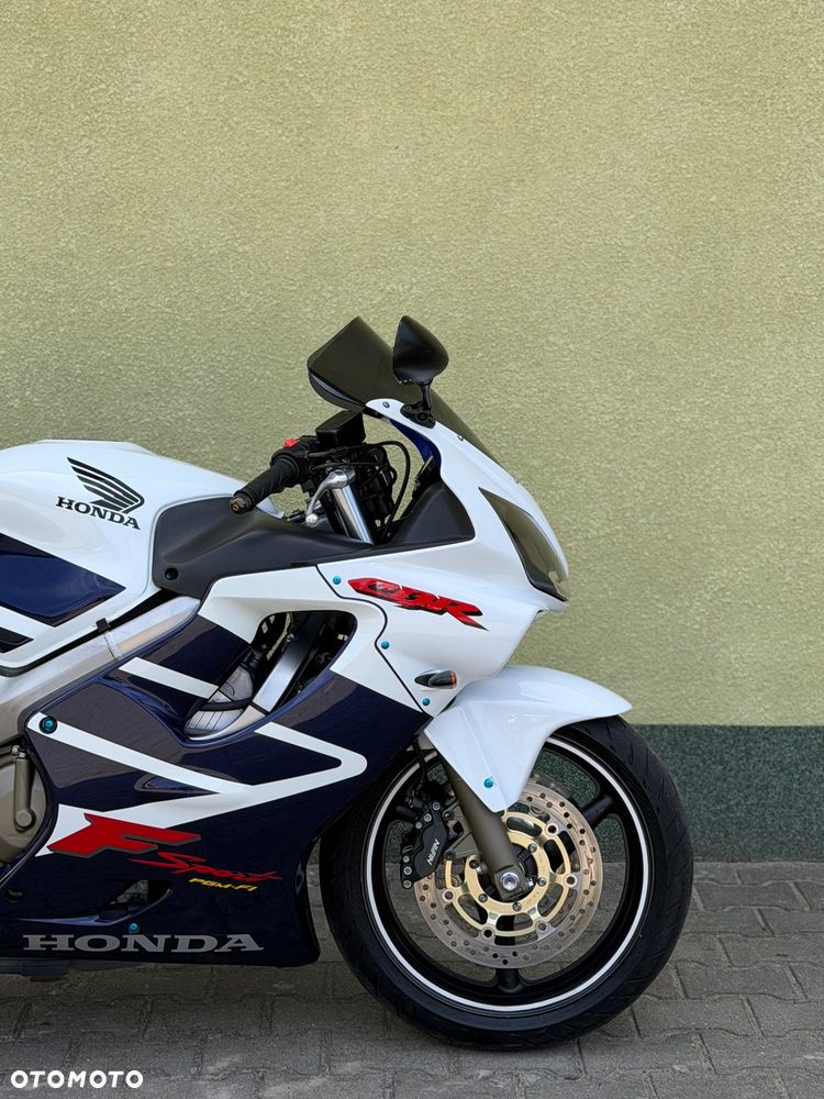 Honda CBR - 6