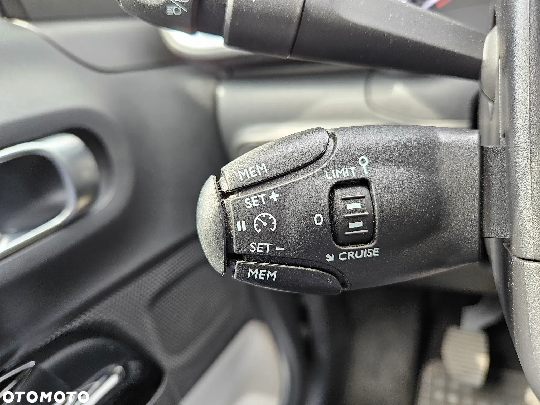 Citroën C3 1.2 PureTech Shine S&S - 27